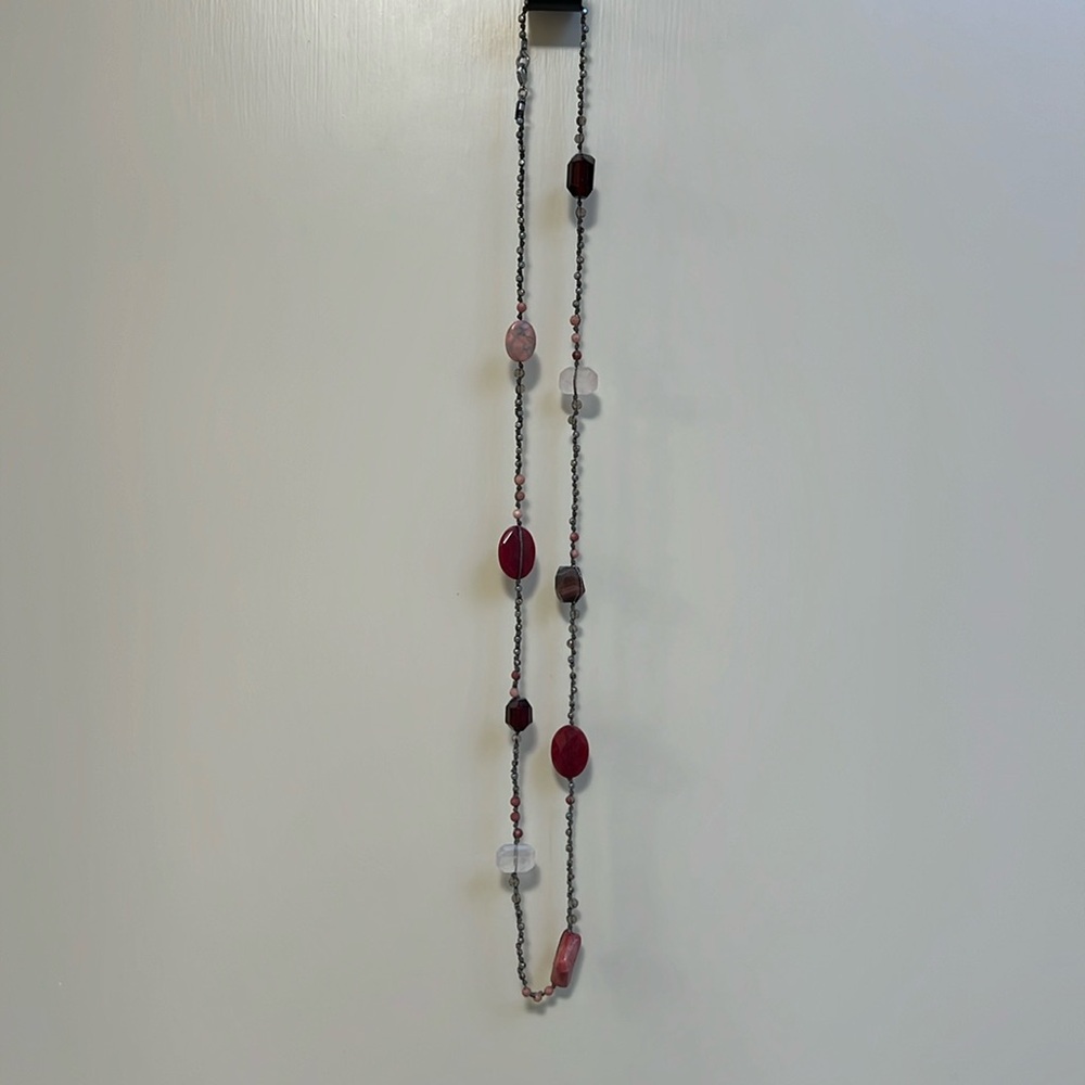 JJill Necklace longer in red and pink